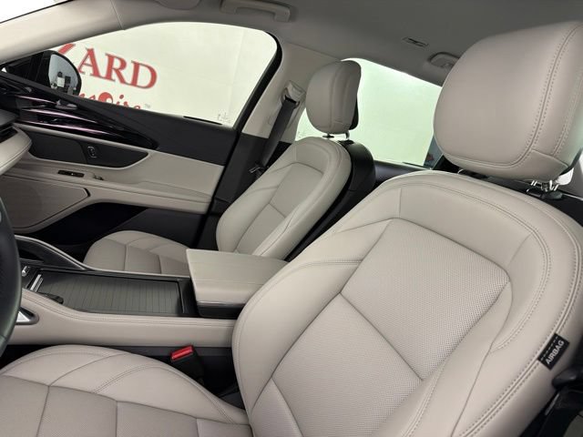 Used 2026 Lincoln Nautilus Premier AWD/4WD image 11