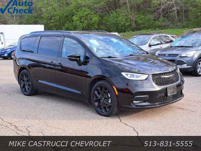 Used 2025 Chrysler Pacifica Limited image 7
