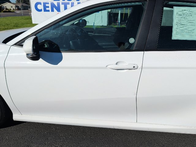 Used 2026 Toyota Camry LE FWD image 5