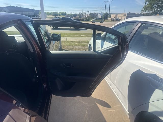 Used 2025 Nissan Sentra SV image 17