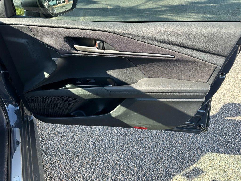 Used 2025 Toyota Camry LE w/ Convenience Package image 20