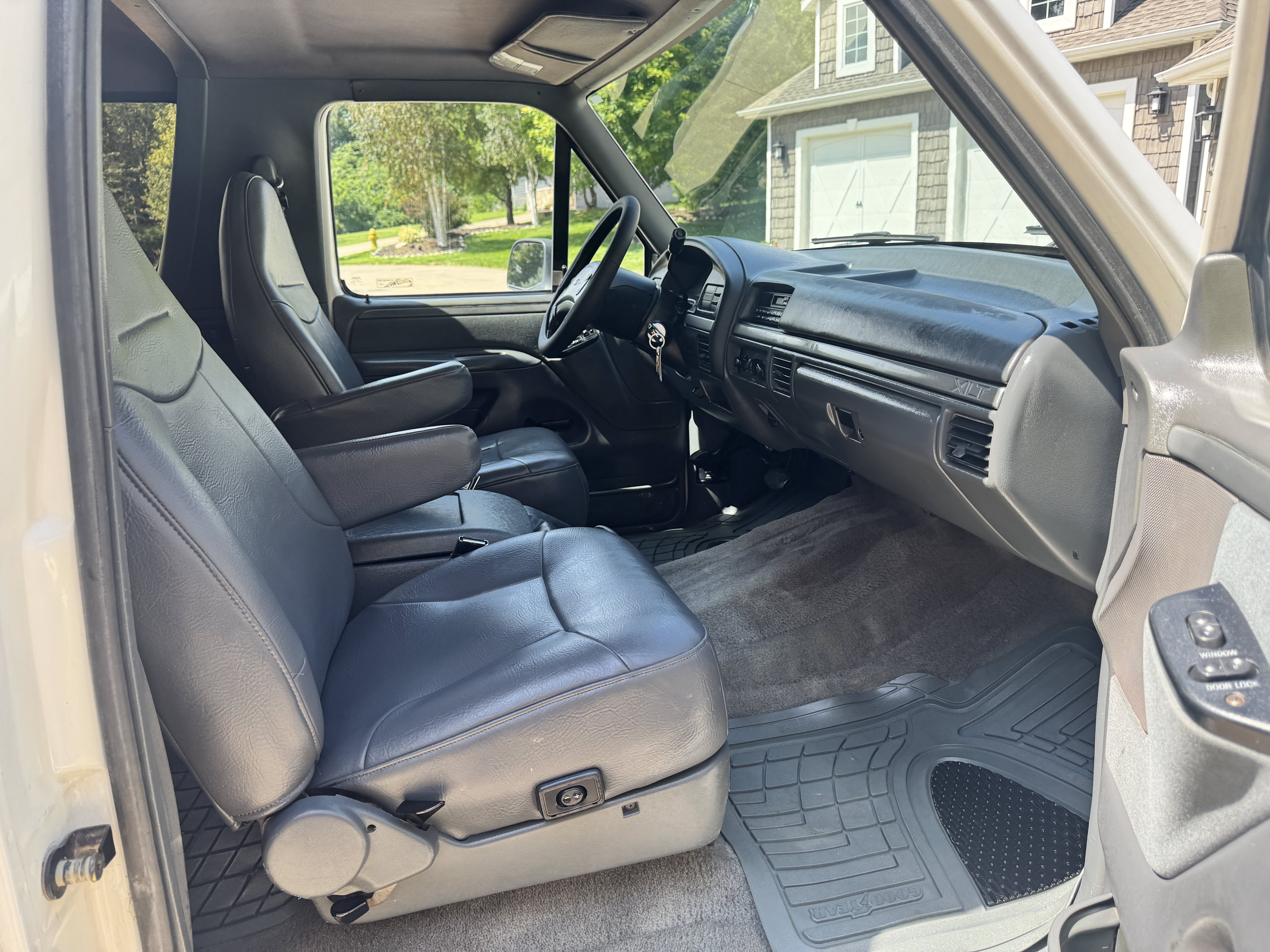Used 1993 Ford Bronco XLT AWD/4WD image 20