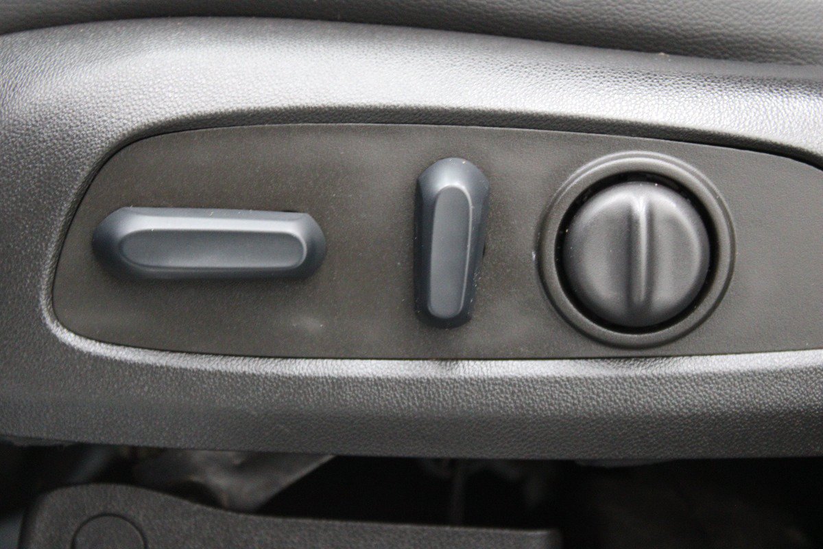 Used 2022 GMC Acadia SLT w/ LPO, Floor Liner Package FWD image 21