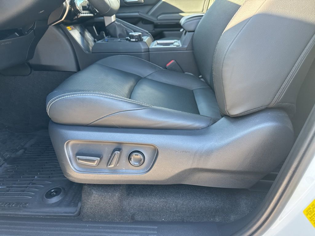 Used 2025 Toyota 4Runner Limited image 15