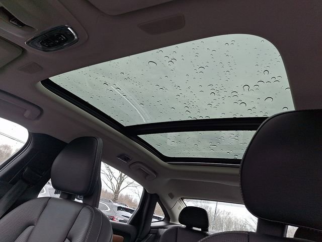 Used 2018 Volvo S90 T8 Inscription image 15