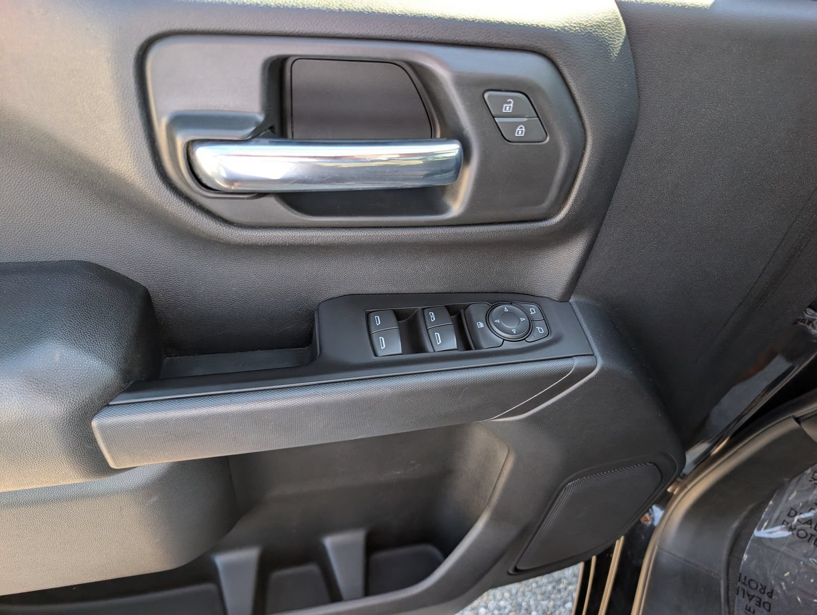 Used 2020 Chevrolet Silverado 1500 Custom w/ Custom Value Package AWD/4WD image 18
