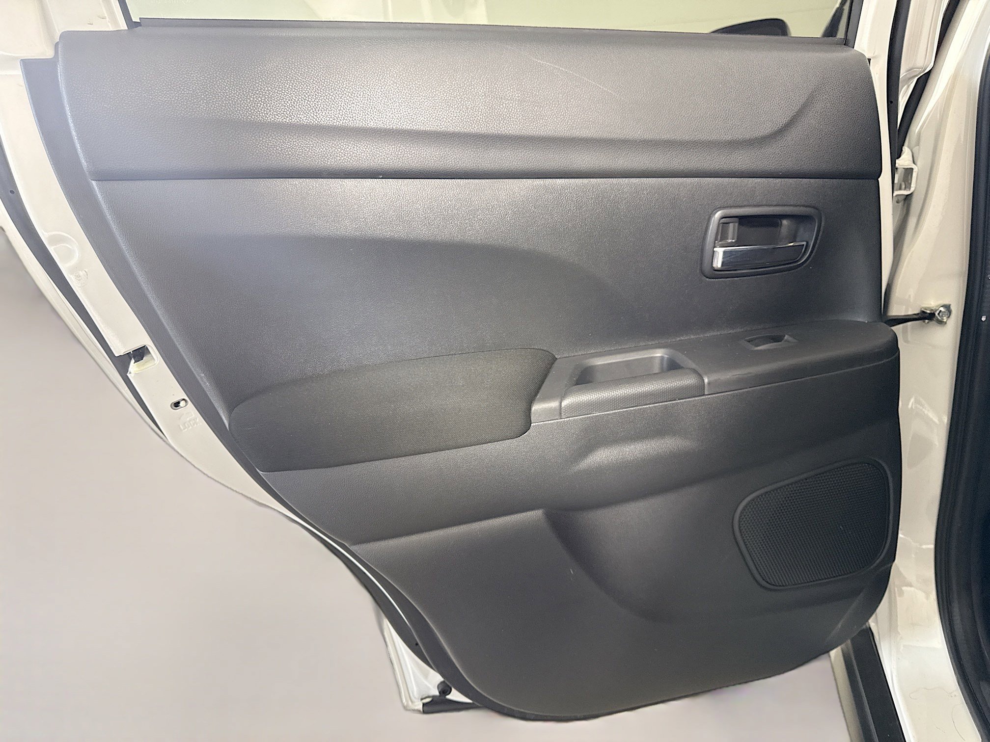 Used 2018 Mitsubishi Outlander Sport ES FWD image 25