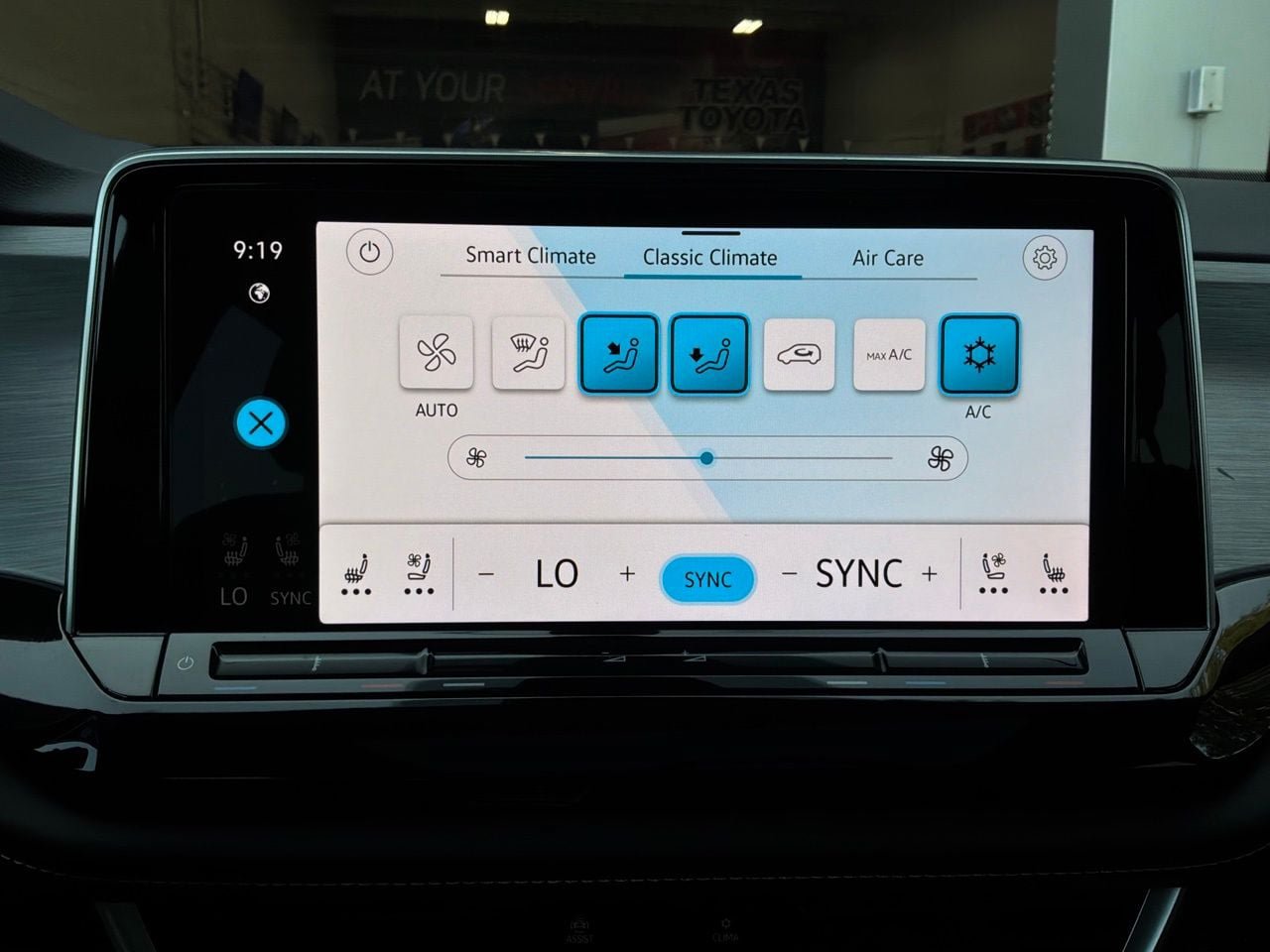 Used 2026 Volkswagen Atlas Cross Sport SE AWD/4WD image 34