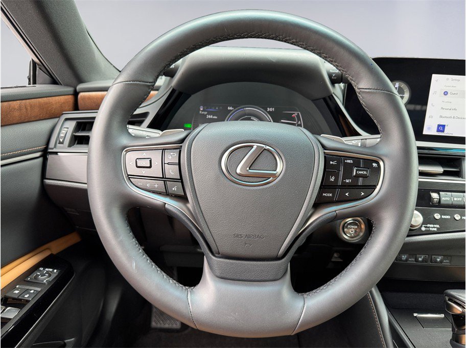 Used 2023 Lexus ES 300h w/ Premium Package FWD image 13