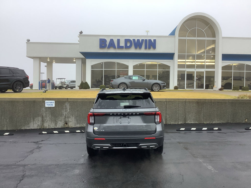 New 2026 Ford Explorer Active w/ Active Comfort Package image 6