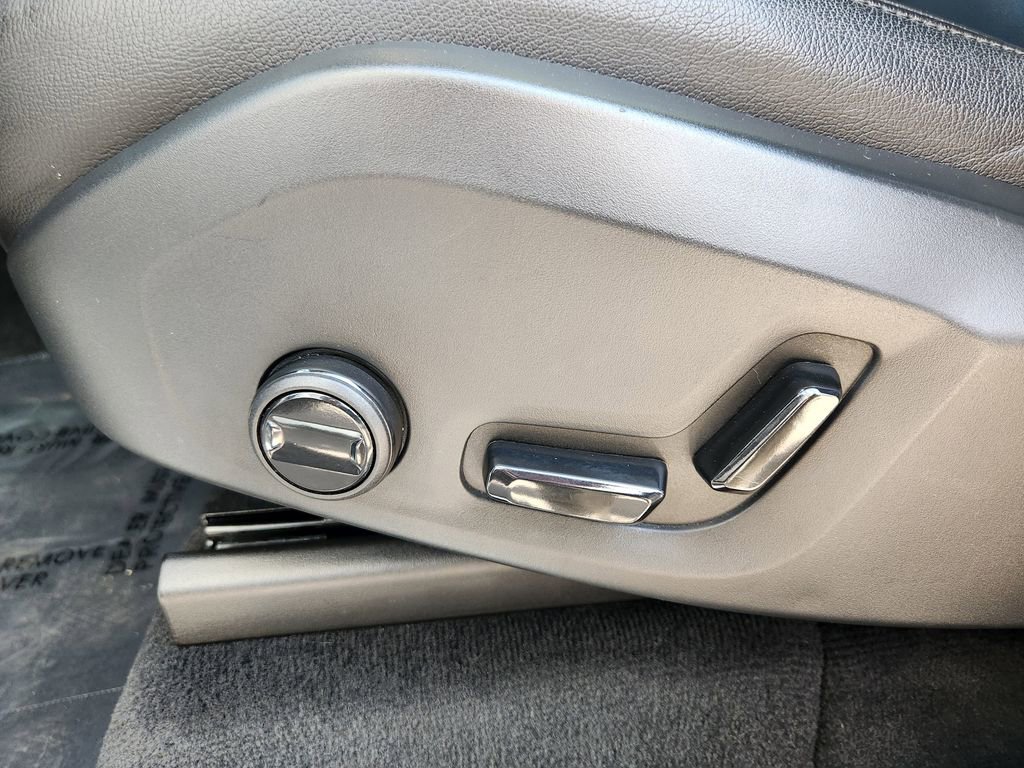 Used 2023 Volvo XC90 B5 Core w/ Protection Package Premier image 13