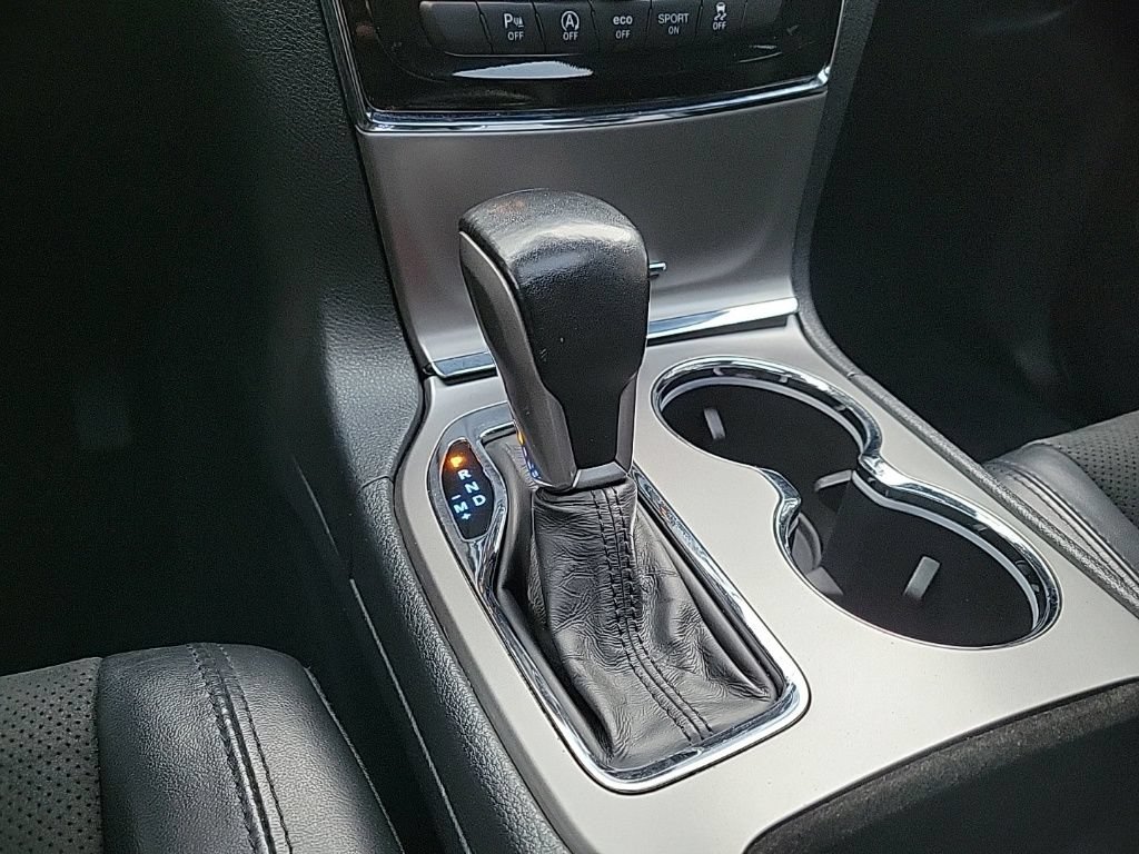 Used 2020 Jeep Grand Cherokee Altitude AWD/4WD image 27