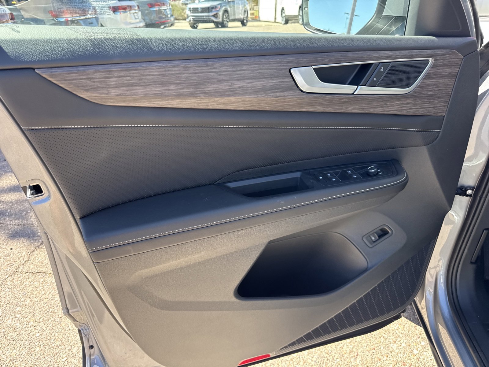 New 2026 Volkswagen Atlas SEL image 12