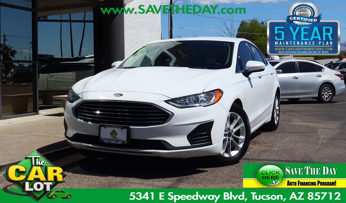 Used 2020 Ford Fusion SE image 1