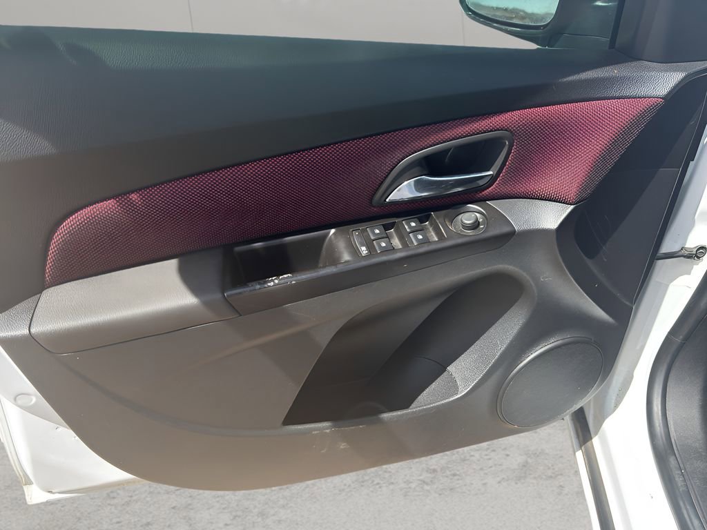 Used 2014 Chevrolet Cruze LT FWD image 12