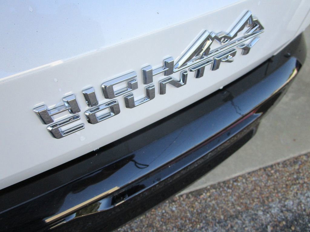 New 2026 Chevrolet Traverse High Country image 11