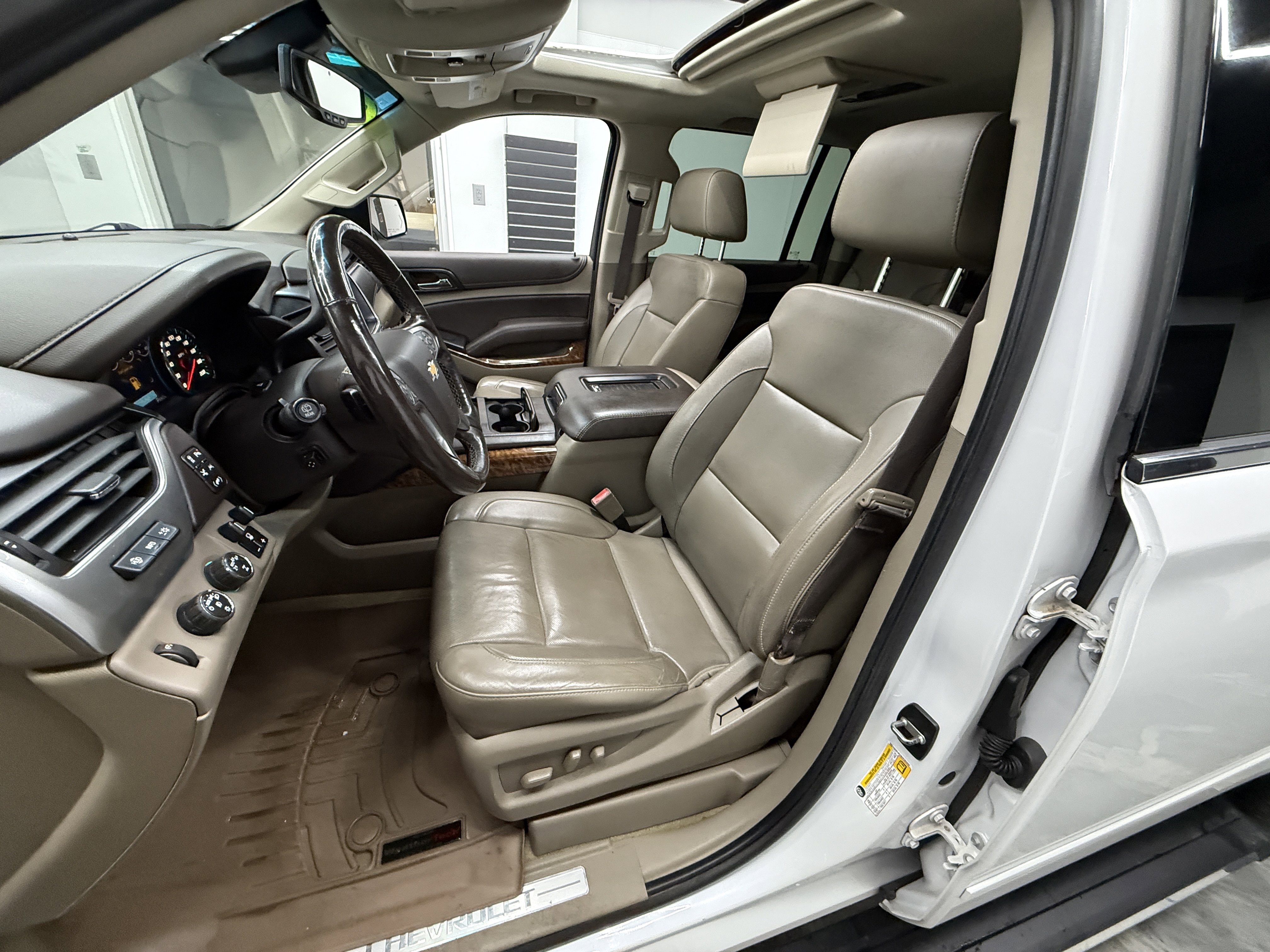 Used 2017 Chevrolet Suburban Premier image 13