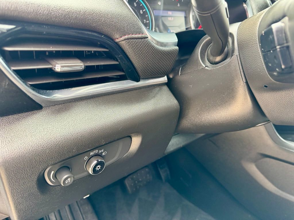 Used 2023 Chevrolet Traverse RS image 26