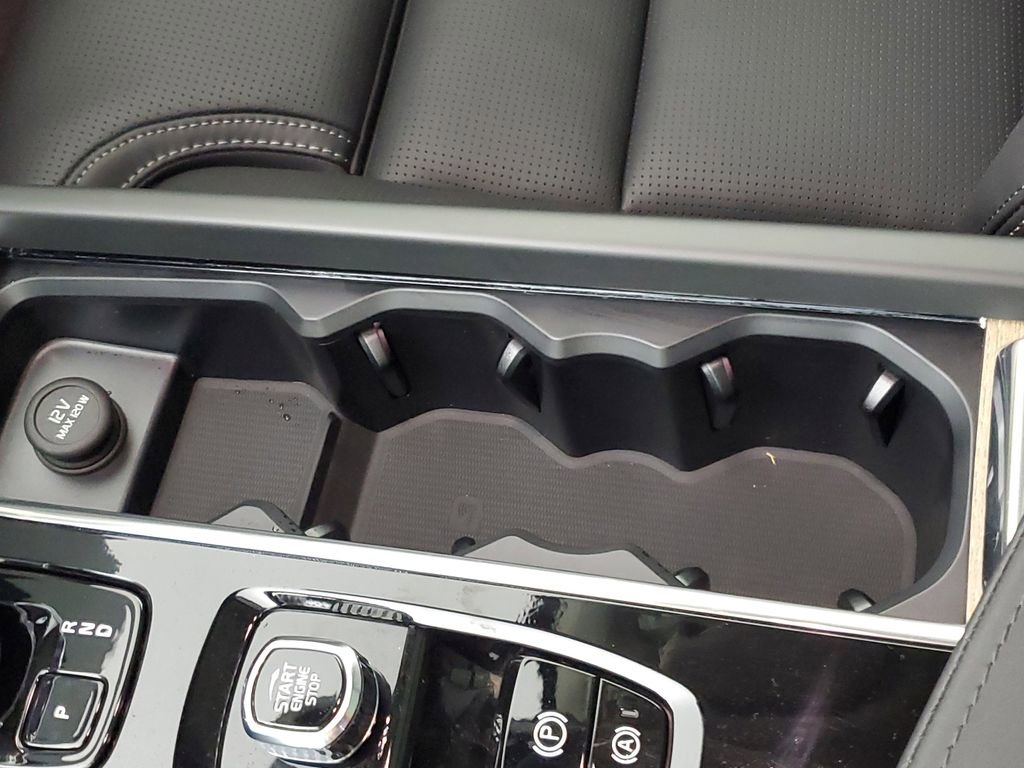 Used 2026 Volvo XC60 B5 Ultra w/ Protection Package Premier image 32