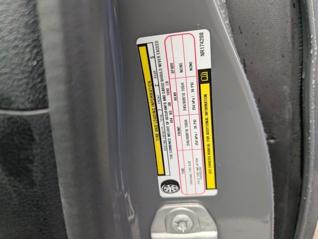 Used 2022 Chrysler Pacifica Touring image 16