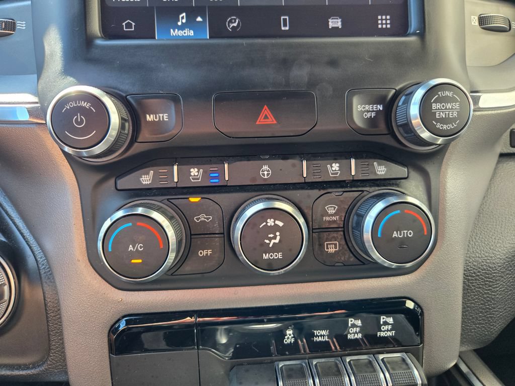 Used 2022 RAM 1500 Laramie w/ Sport Appearance Package AWD/4WD image 31