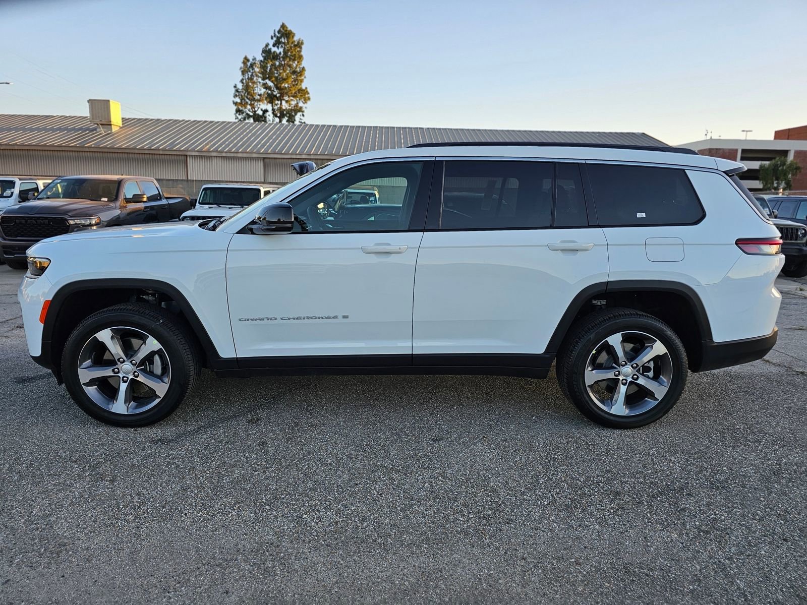 New 2026 Jeep Grand Cherokee L Limited image 4