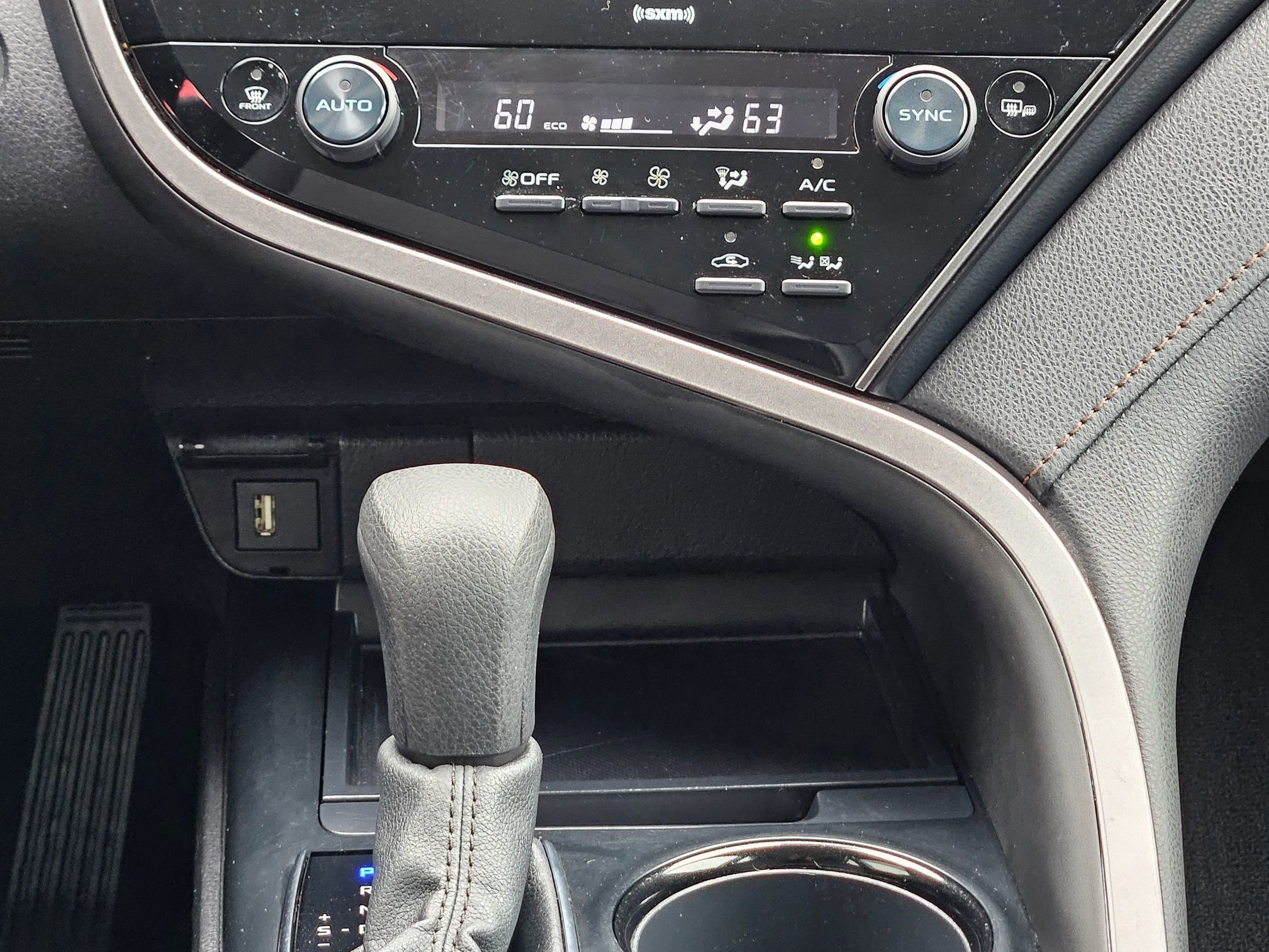 Used 2020 Toyota Camry LE image 13