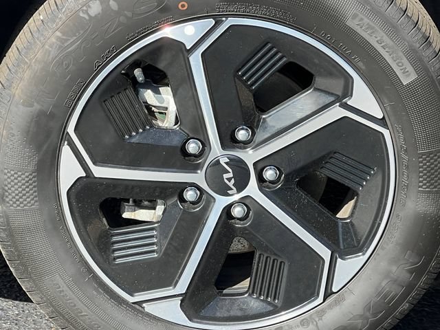 Used 2024 Kia Niro EX FWD image 6