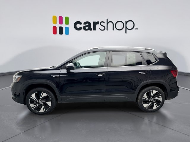 Used 2024 Volkswagen Taos SE AWD/4WD image 2