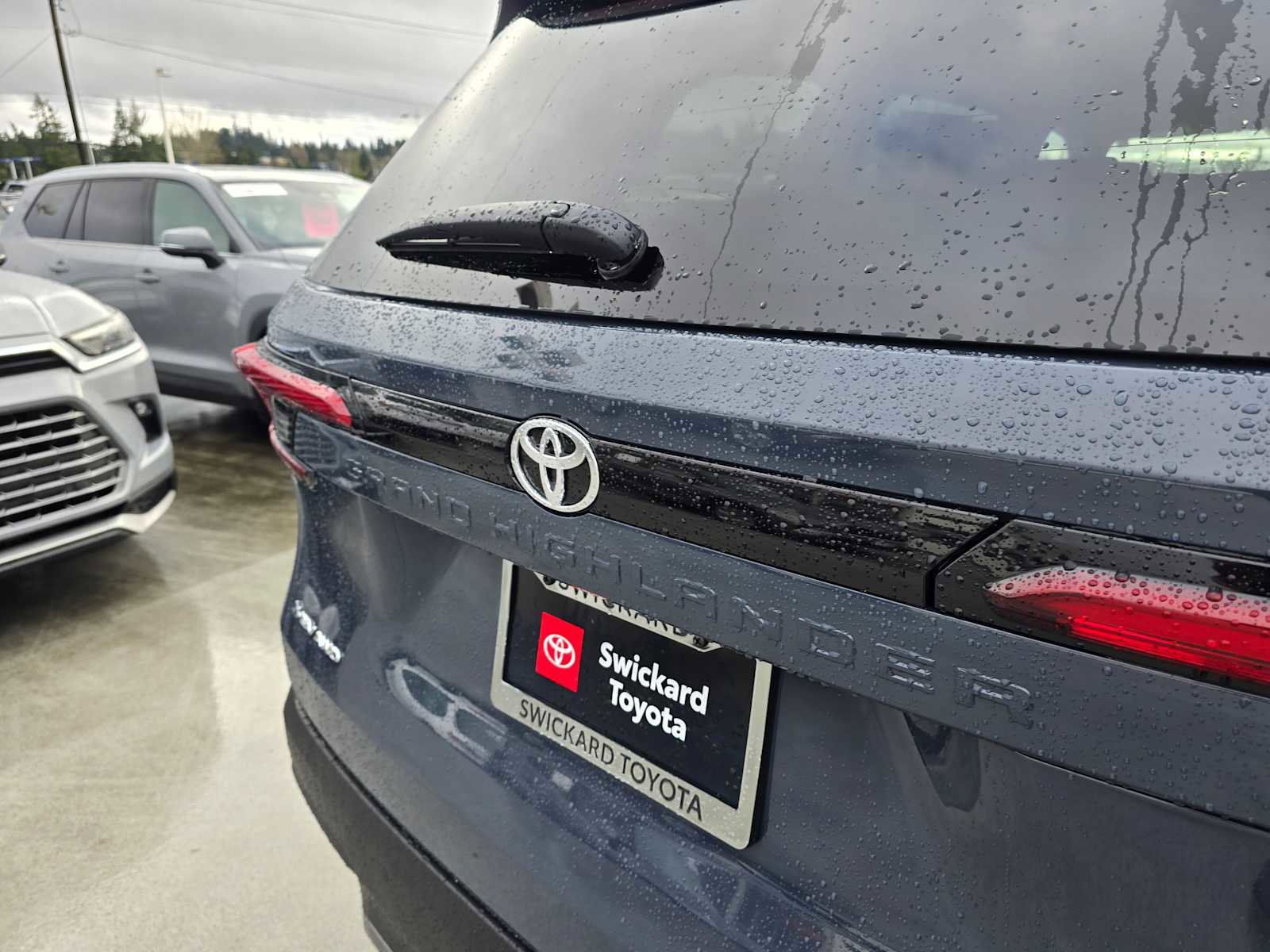 Used 2025 Toyota Grand Highlander Limited image 17