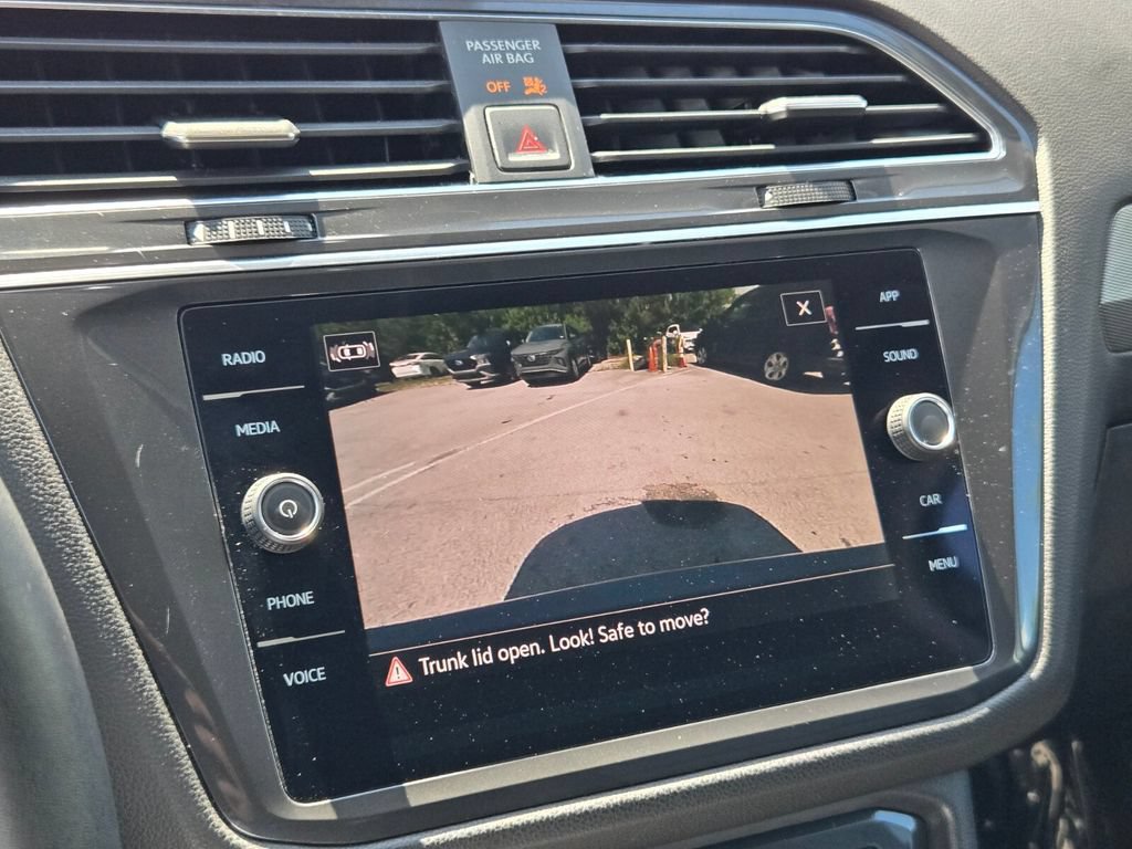 Certified 2023 Volkswagen Tiguan SE FWD image 24