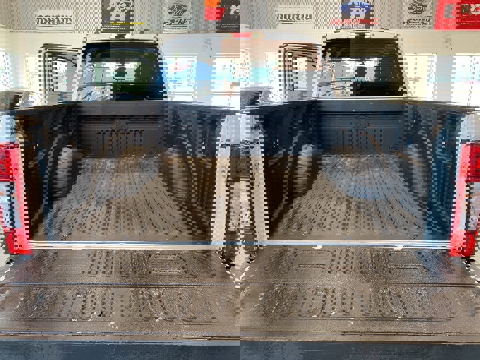 Certified 2022 Ford F350 XL w/ Power Equipment Group image 26