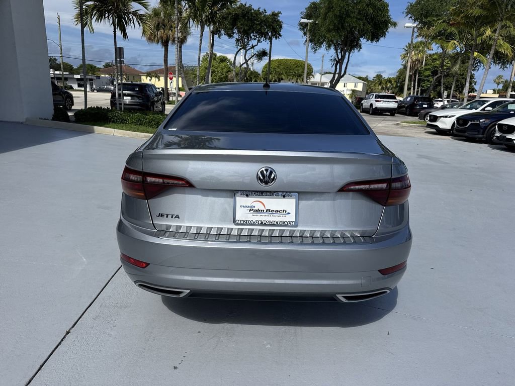 Used 2019 Volkswagen Jetta R-Line w/ R-Line Cold Weather Package FWD image 2