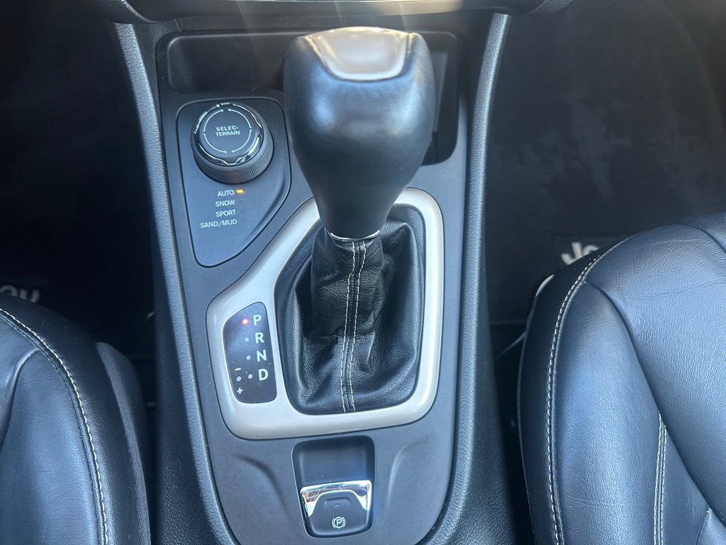 Used 2015 Jeep Cherokee Limited image 28