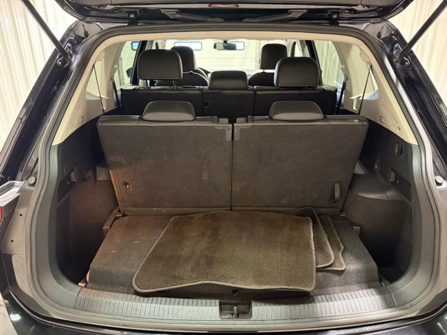 Used 2021 Volkswagen Tiguan SE image 9