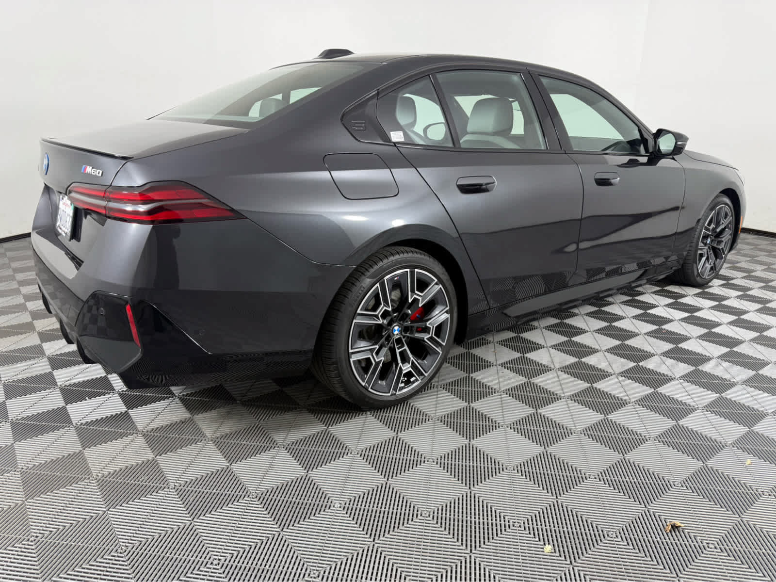 Used 2025 BMW i5 M60 w/ Premium Package AWD/4WD image 3