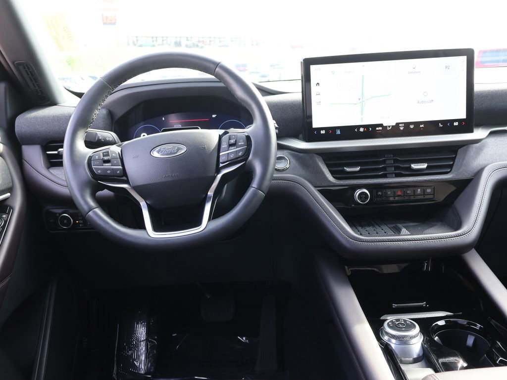 Certified 2025 Ford Explorer Platinum w/ LUX Leather Package image 21