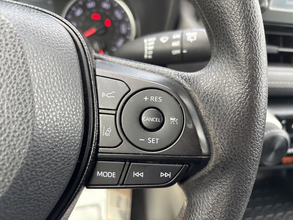 Used 2019 Toyota RAV4 LE w/ All Weather Liner Package AWD/4WD image 18