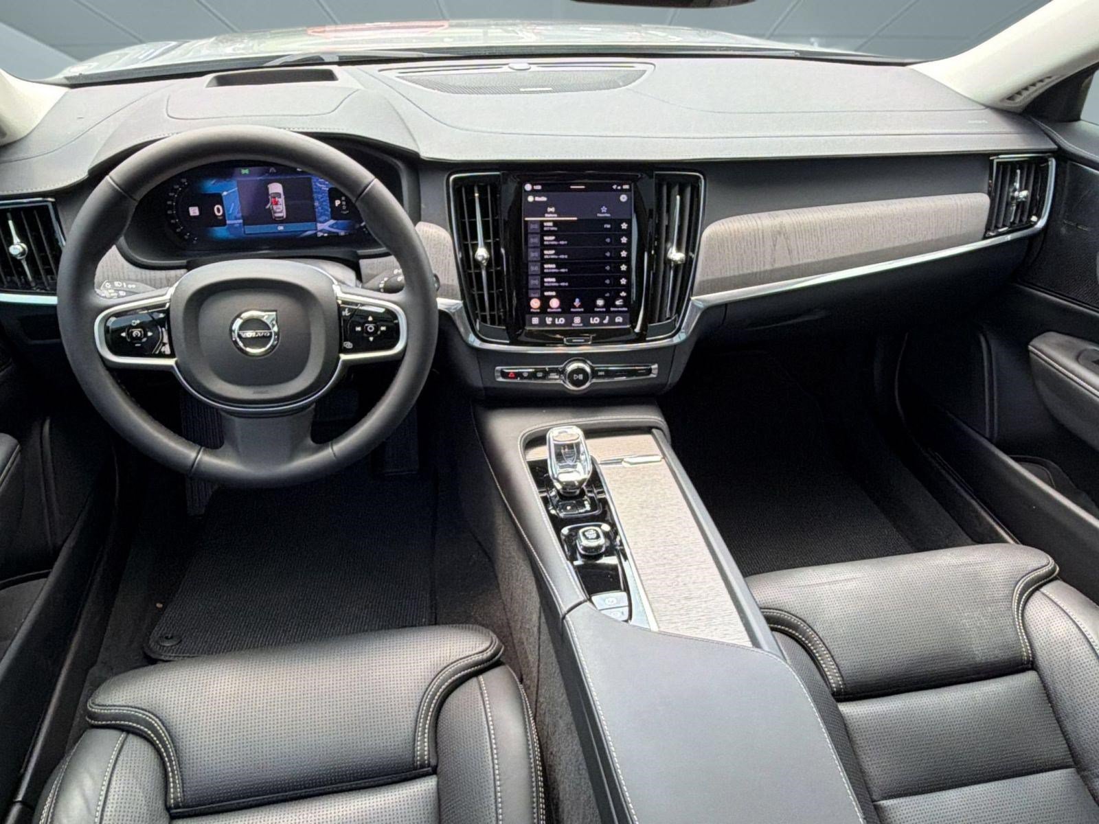 Certified 2025 Volvo V90 B6 Cross Country Ultra AWD/4WD image 15