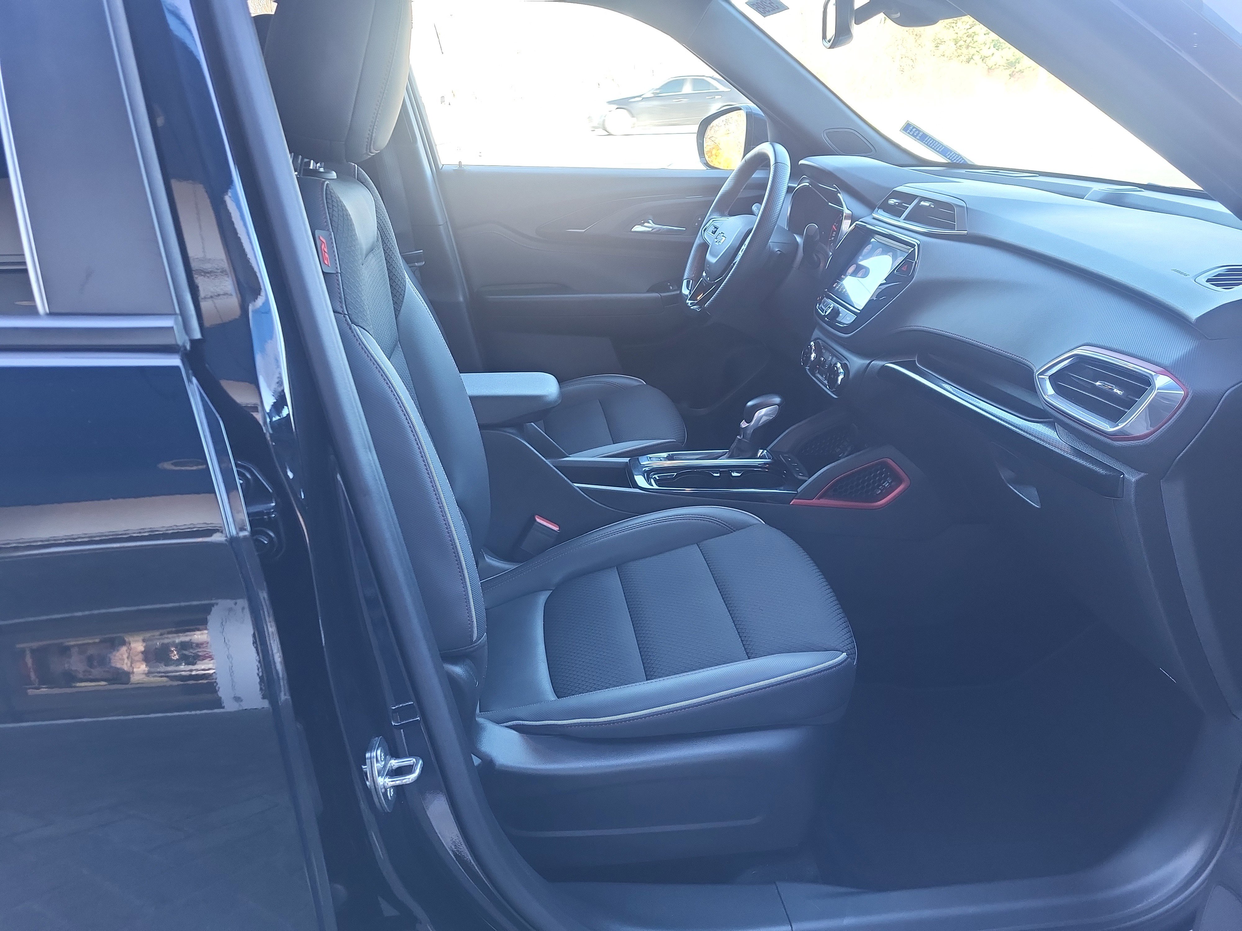 Certified 2023 Chevrolet TrailBlazer RS w/ Convenience Package image 18