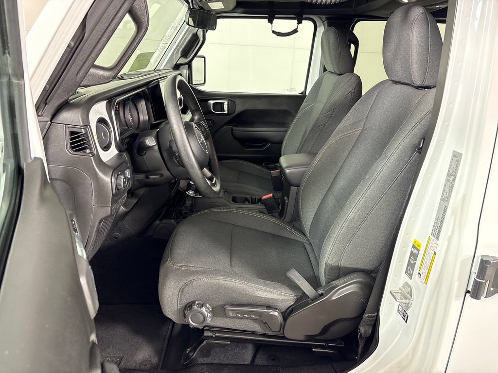 Used 2025 Jeep Gladiator Sport AWD/4WD image 26