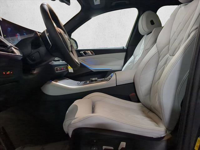 New 2026 BMW X5 xDrive50e w/ Premium Package image 4