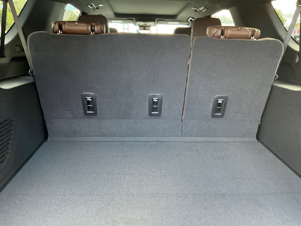 New 2026 Chevrolet Suburban High Country image 22