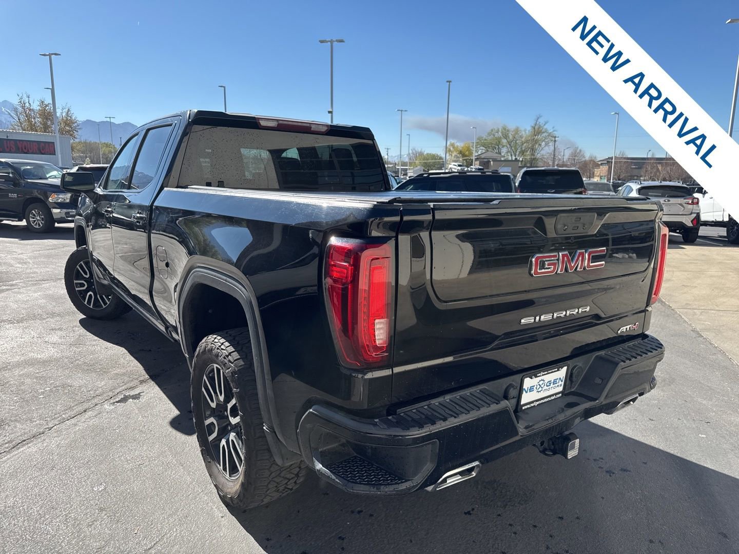 Used 2021 GMC Sierra 1500 AT4 image 5