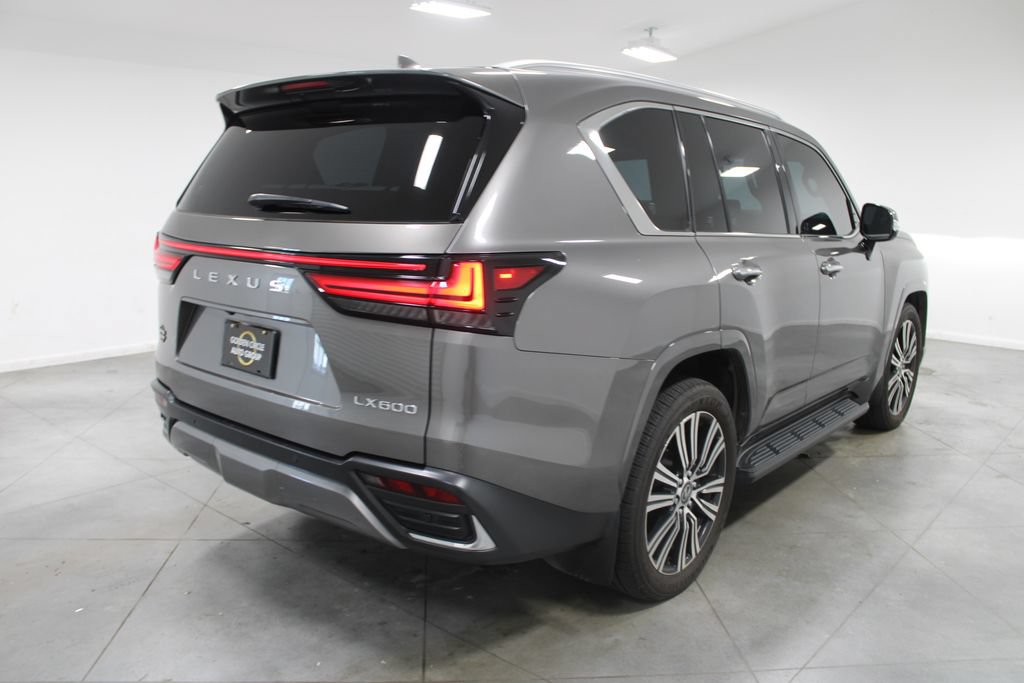 Used 2024 Lexus LX 600 4WD w/ Luxury Package image 9