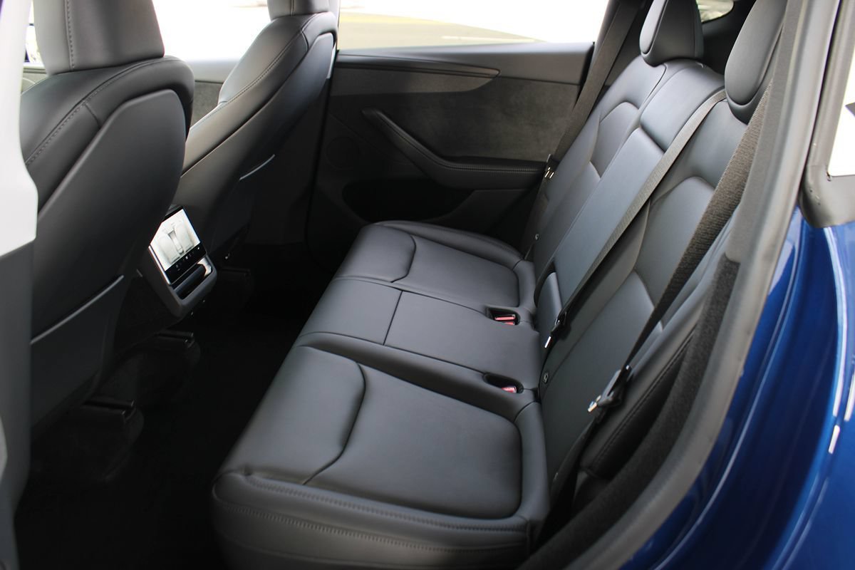Used 2026 Tesla Model Y Long Range AWD/4WD image 17