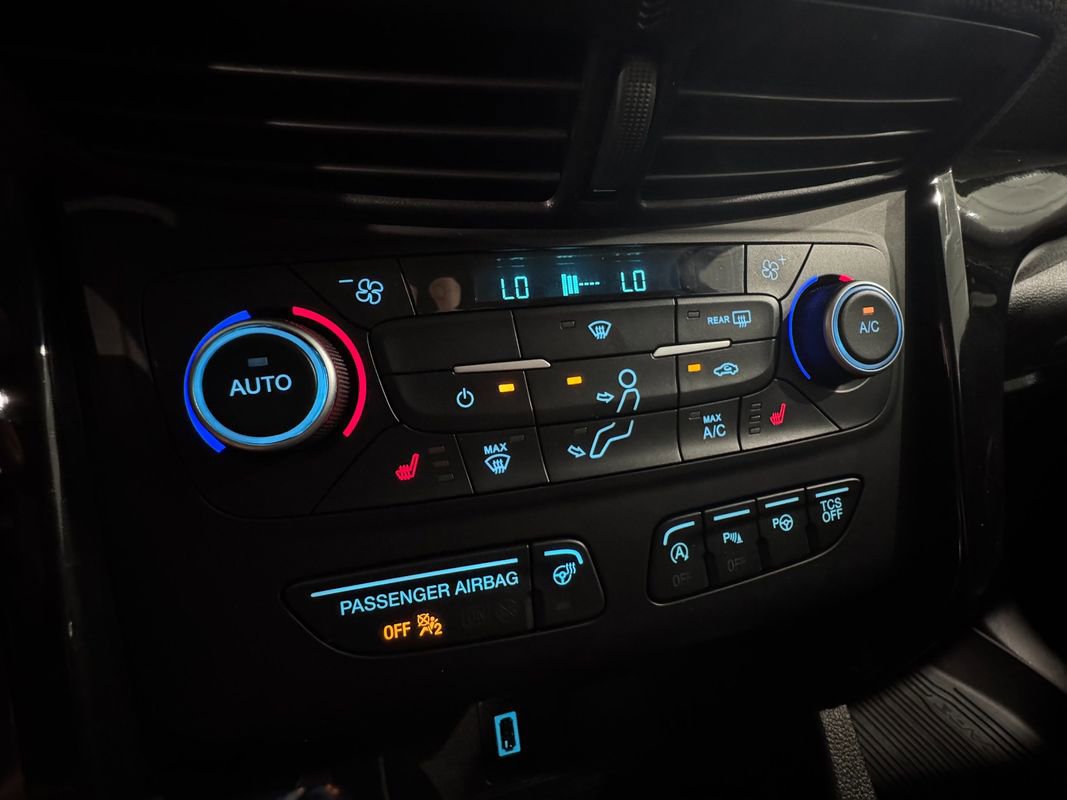 Used 2018 Ford Escape Titanium w/ Ford Safe & Smart Package image 22