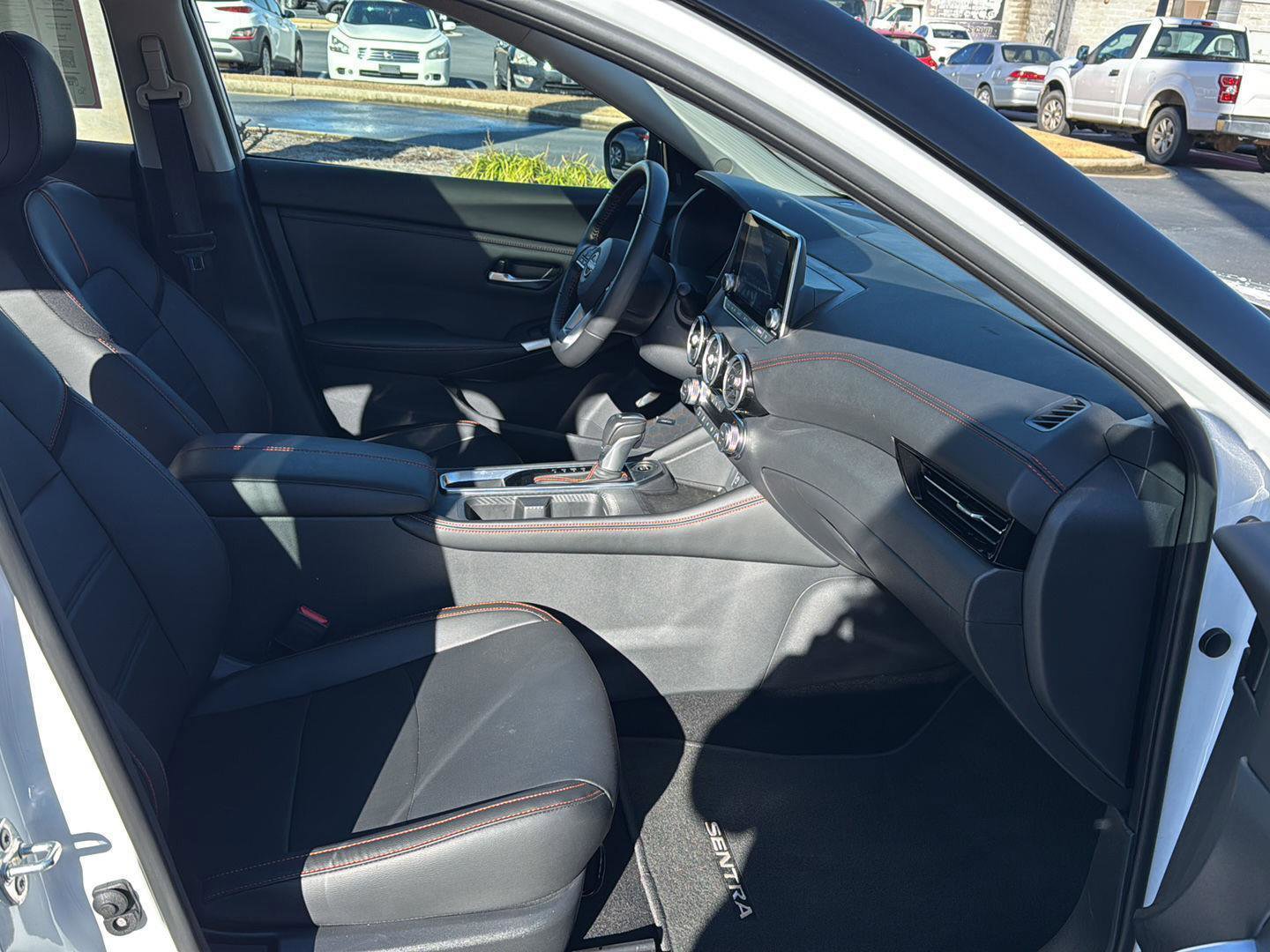 Used 2024 Nissan Sentra SR w/ SR Premium Package image 10