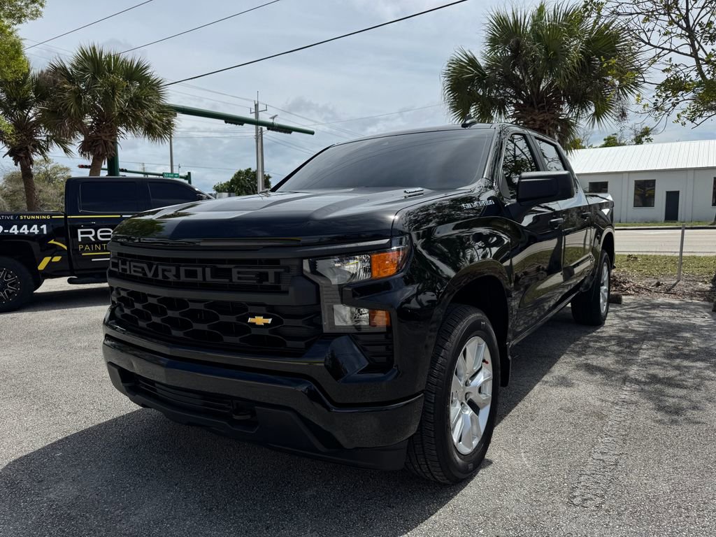 Used 2025 Chevrolet Silverado 1500 Custom image 2