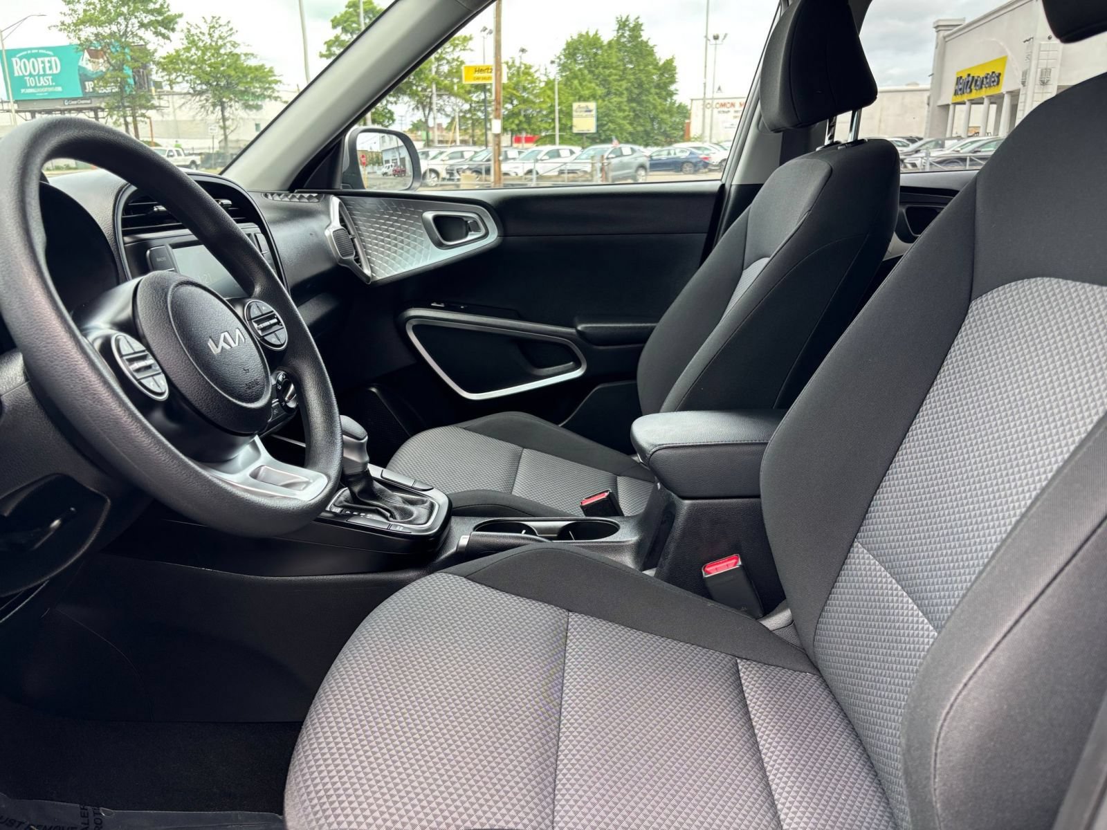 Used 2025 Kia Soul LX w/ LX Technology Package FWD image 18